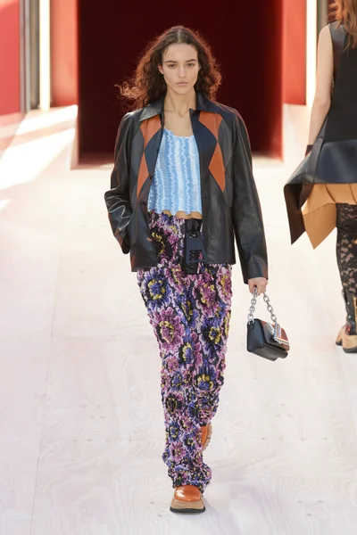 Look 37